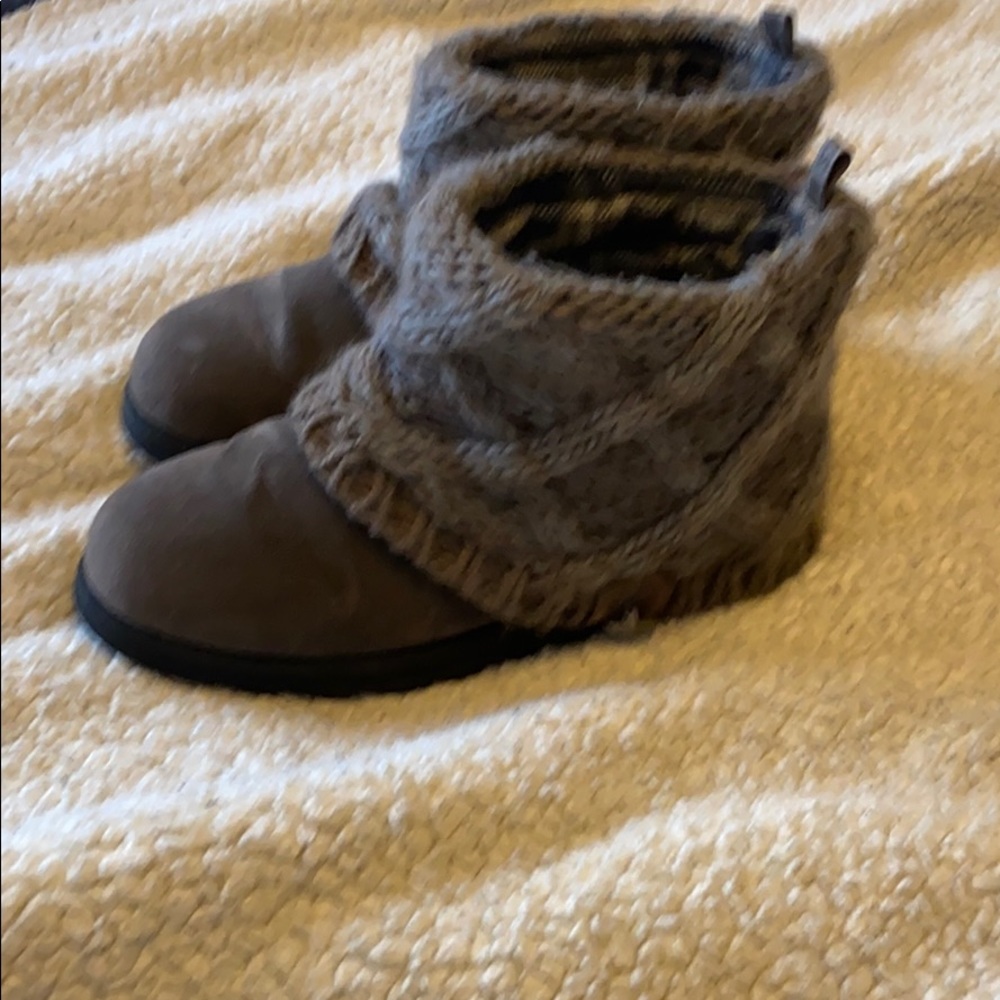 Barely worn women’s Muk Luk boots